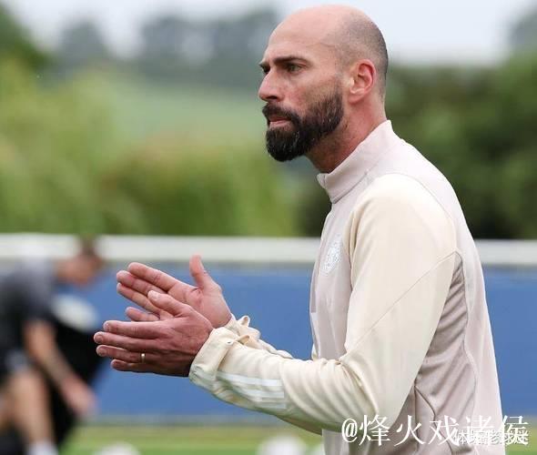 蓝桥传奇!阿根廷门将从球员到助教的辉煌冠军之路 蓝桥传奇!阿根廷门将从球员到助教的辉煌冠军之路