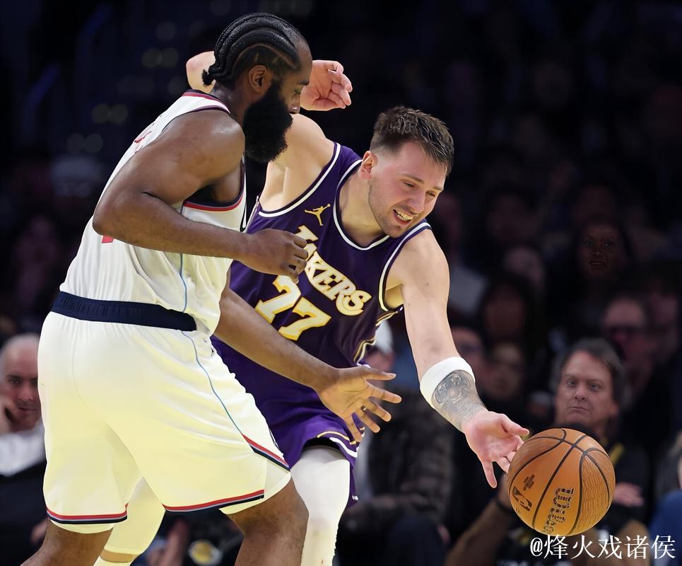 詹姆斯30+8+8东契奇30+10 湖人击败鹈鹕豪取三连胜