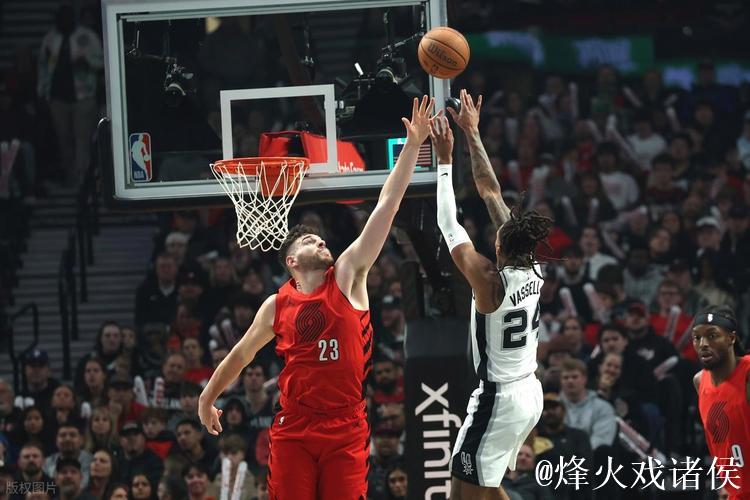 阿夫迪亚29+11+10杨瀚森仅得2分 开拓者险胜马刺 阿夫迪亚29+11+10杨瀚森仅得2分 开拓者险胜马刺